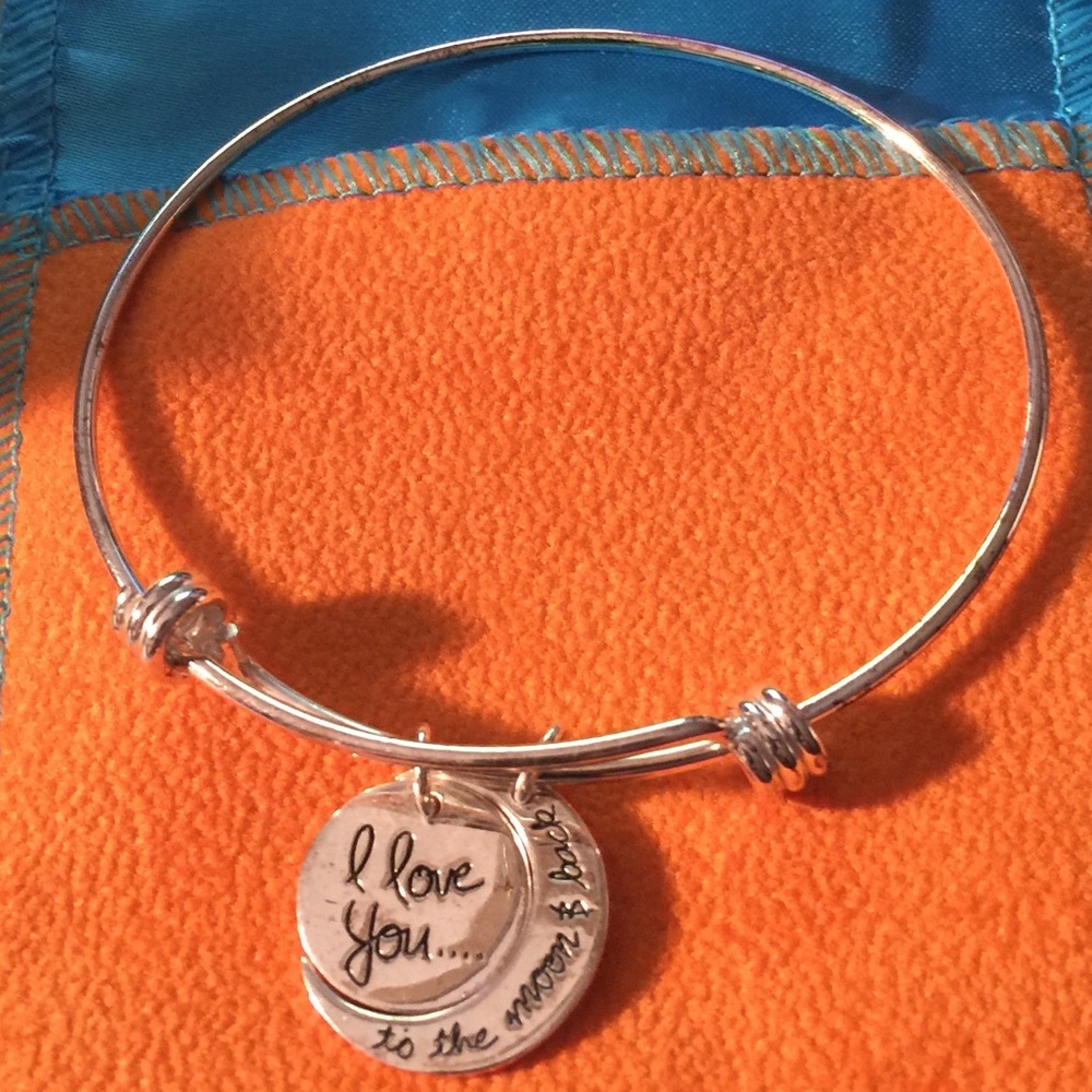 JCPENNY Silver Bangle Bracelet. NWOT